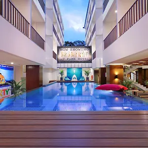 Fame Sunset Road Hotel